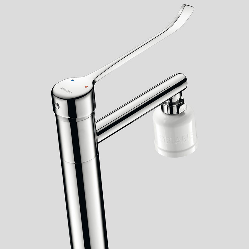 Mechanical mixer for basins